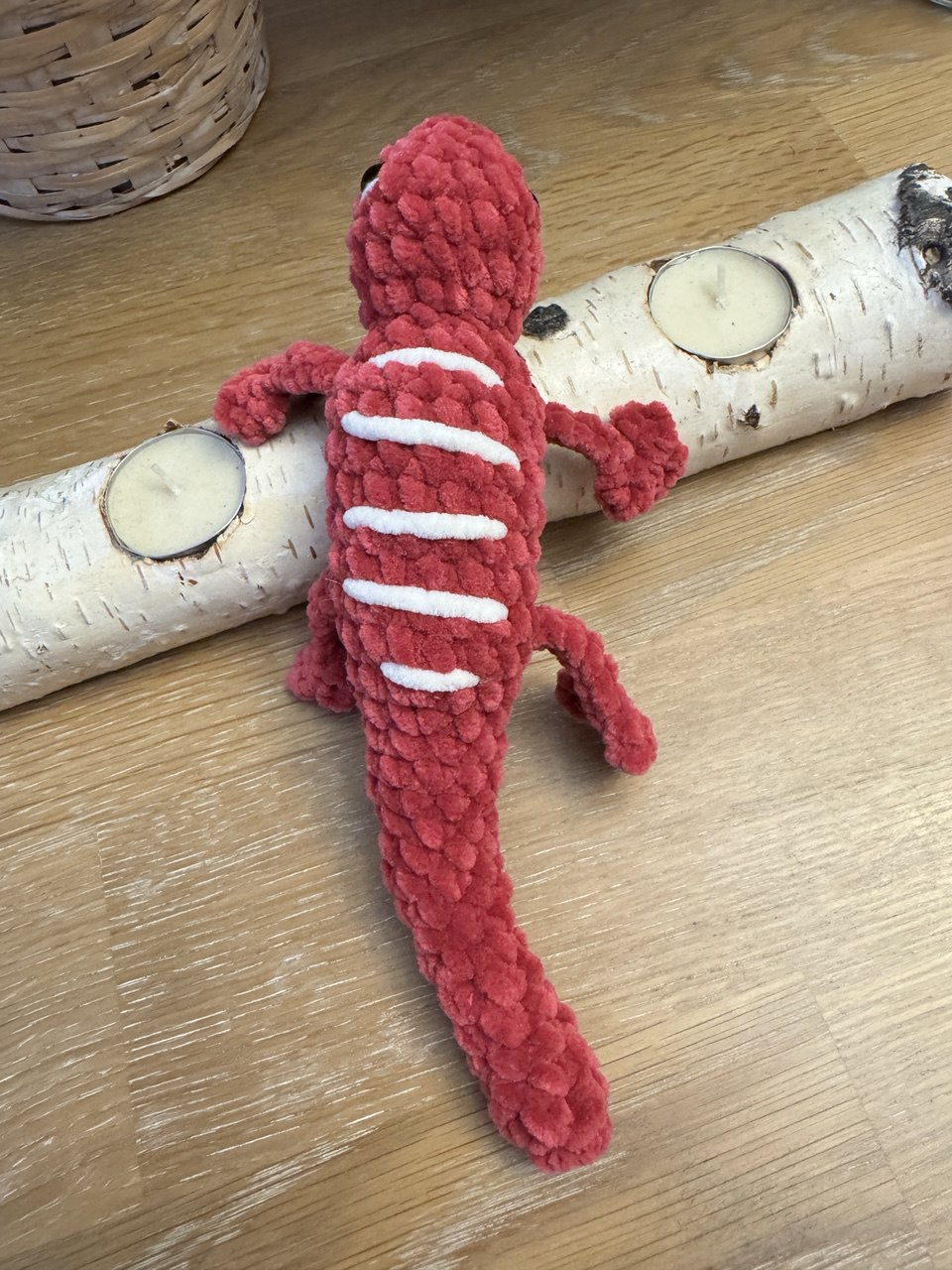 Lizard - Berry Red with White Accents