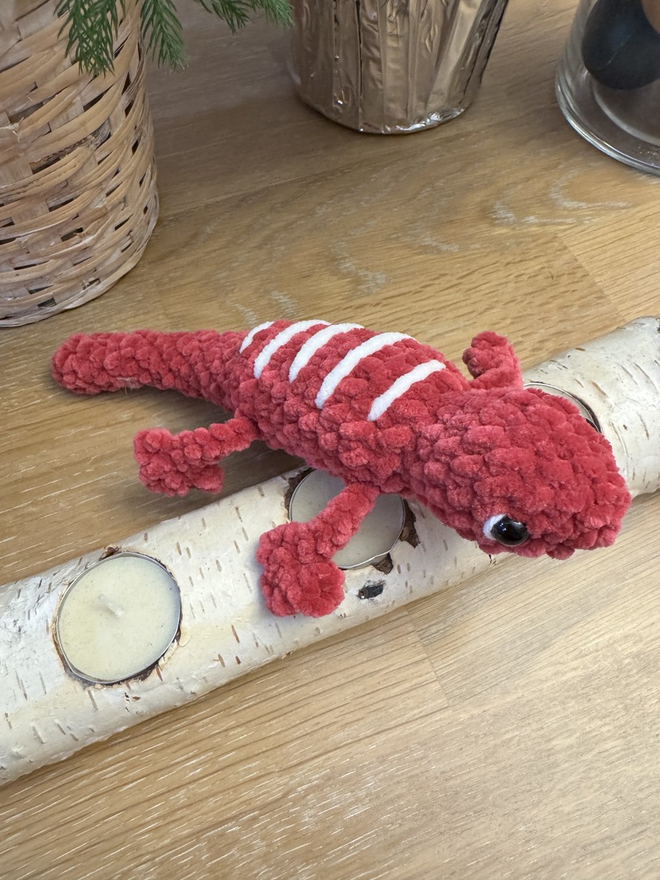 Lizard - Berry Red with White Accents